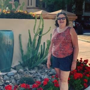 Meet your Posher, Laurie